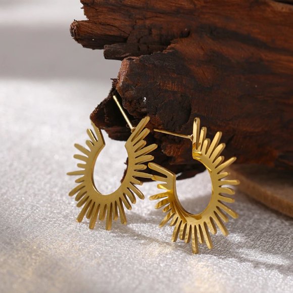 Jewelry - 14K gold Plated Sun shaped stud earrings